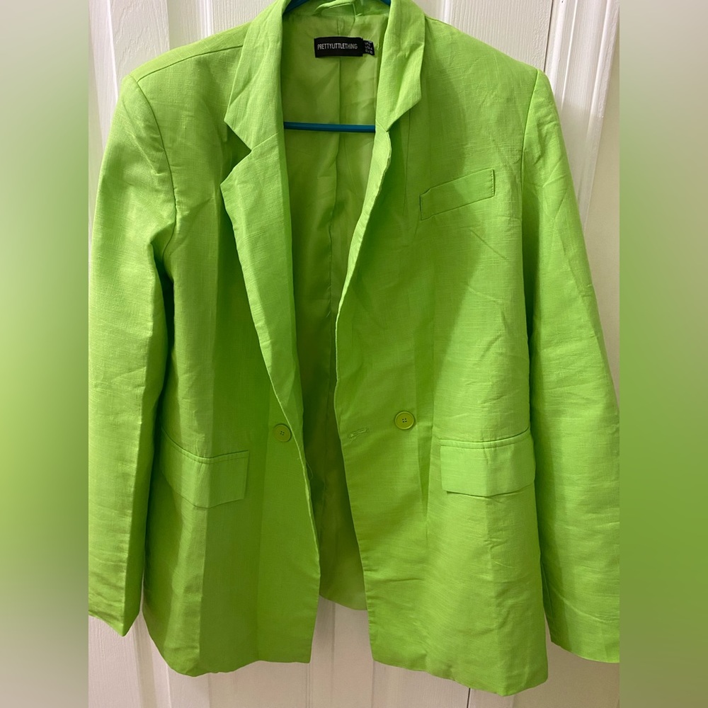 Green Double Breasted lightweight Linen look Boxy Blazer.